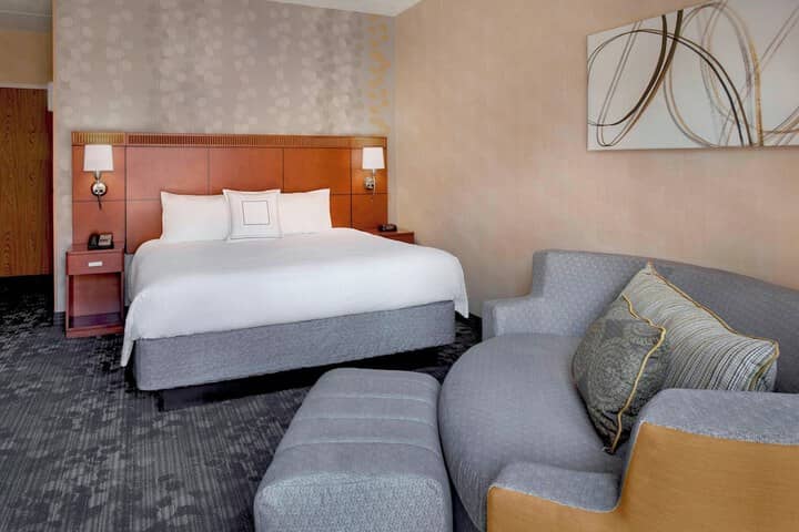 Room 8 of 23